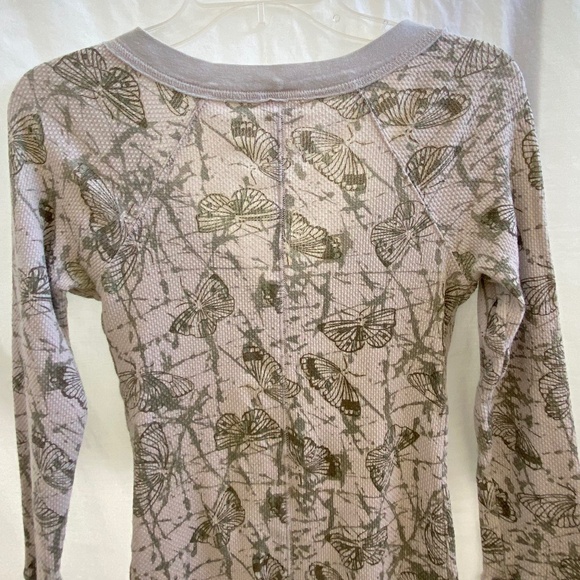 Free People V-Neck Thermal Top Size: Medium - Picture 6 of 11